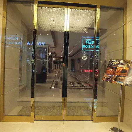 豪华艾斯岩酒店