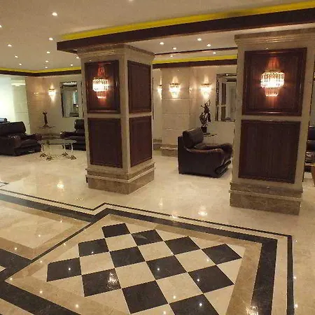 豪华艾斯岩酒店 酒店