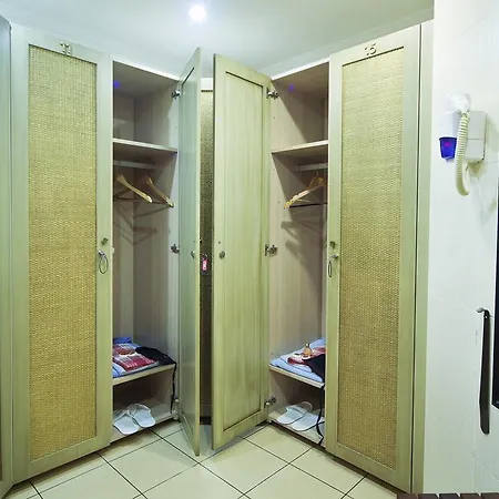 Grand Asiyan Hotell